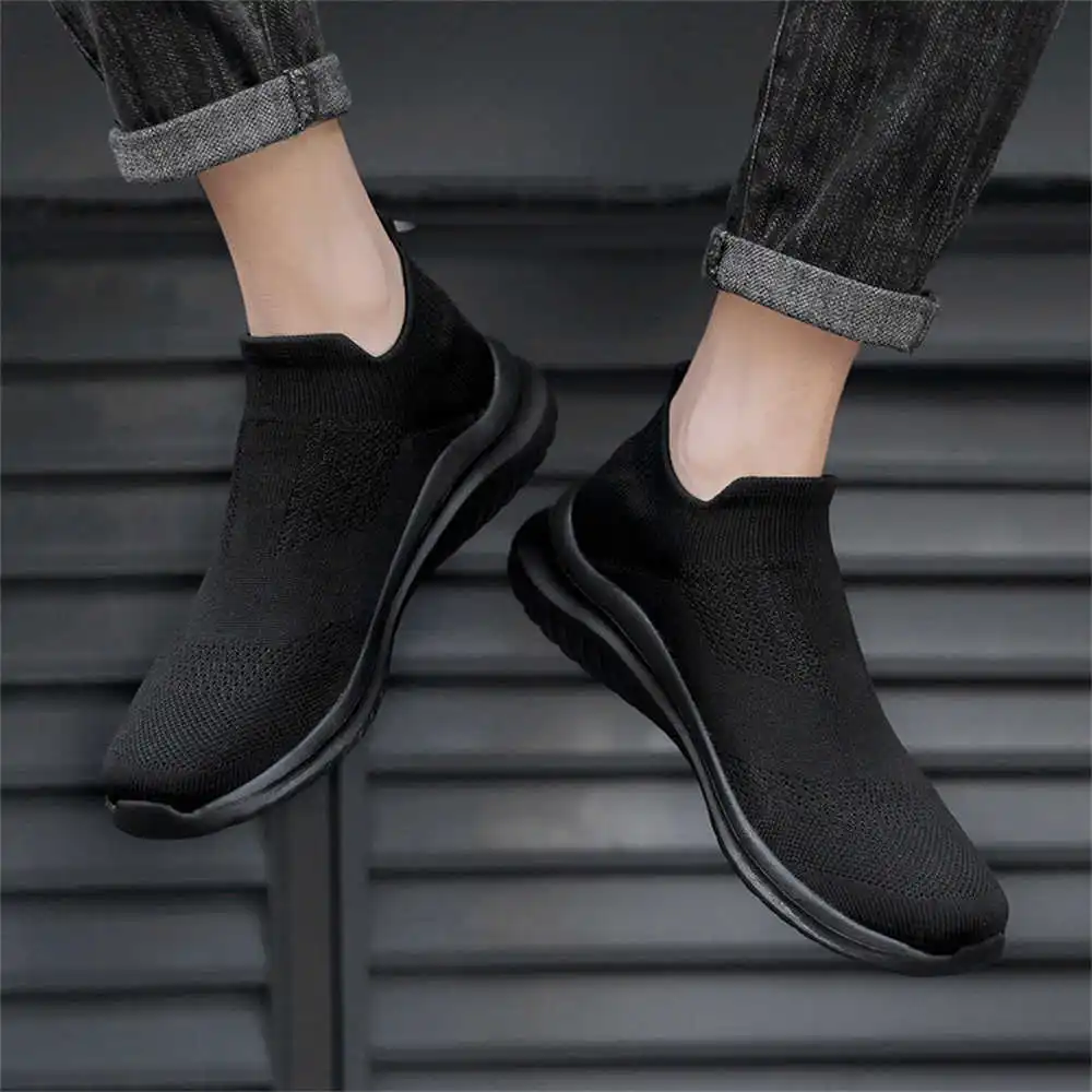 Mens Grooming On Sale - Sepatu olahraga pria, krem lembut baru